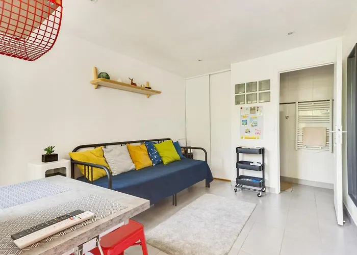 Studio Calme Proche Paris Avec Terrasse Privative Et Jacuzzi En Option